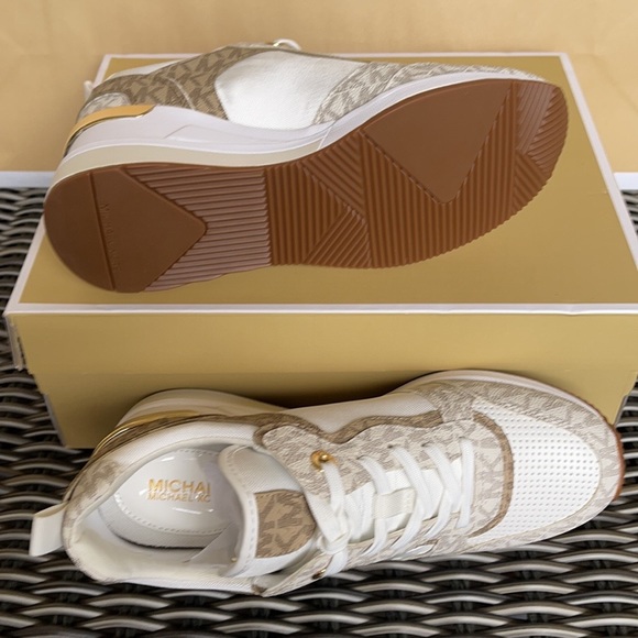 Michael Kors Crista Trainer Tech Canvas/MK Print 49F1CRFS1D OP WHITE/ECRU WMNS - Picture 5 of 16